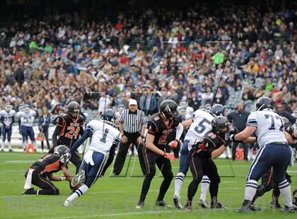 Thumbnail 2 in Huntington Beach vs. Newport Harbor (CIF SS Southern Division Final) photogallery.