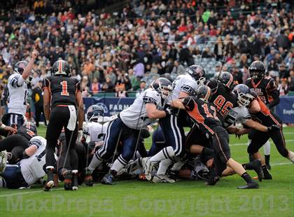 Thumbnail 3 in Huntington Beach vs. Newport Harbor (CIF SS Southern Division Final) photogallery.