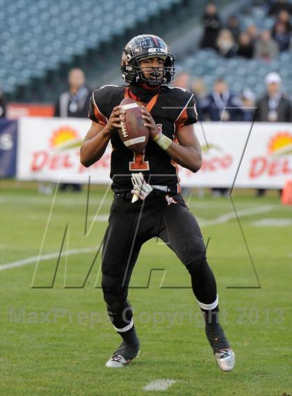 Thumbnail 3 in Huntington Beach vs. Newport Harbor (CIF SS Southern Division Final) photogallery.