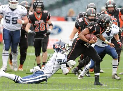 Thumbnail 3 in Huntington Beach vs. Newport Harbor (CIF SS Southern Division Final) photogallery.