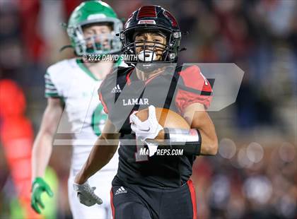 Thumbnail 2 in Blair Oaks vs. Lamar (MSHSAA Class 2 Championship) photogallery.