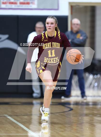 Thumbnail 2 in Berne Union vs Waterford (OHSAA D4 Regional Semifinal) photogallery.