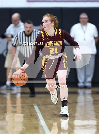 Thumbnail 1 in Berne Union vs Waterford (OHSAA D4 Regional Semifinal) photogallery.