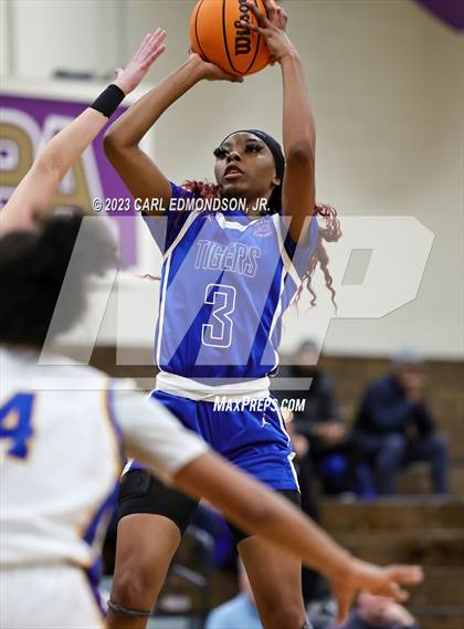 Thumbnail 1 in Clarksville Academy vs. Auburn photogallery.