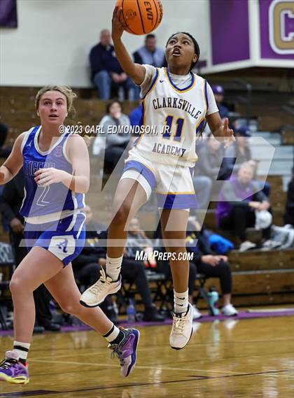 Thumbnail 2 in Clarksville Academy vs. Auburn photogallery.