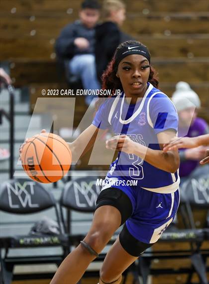 Thumbnail 3 in Clarksville Academy vs. Auburn photogallery.