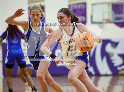 Thumbnail 2 in Clarksville Academy vs. Auburn photogallery.