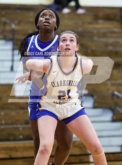 Thumbnail 3 in Clarksville Academy vs. Auburn photogallery.