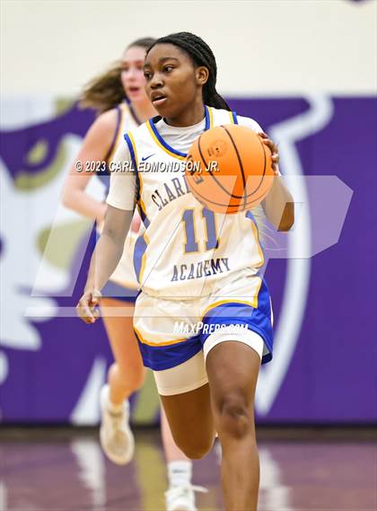 Thumbnail 2 in Clarksville Academy vs. Auburn photogallery.