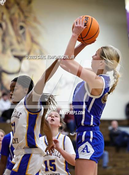 Thumbnail 3 in Clarksville Academy vs. Auburn photogallery.