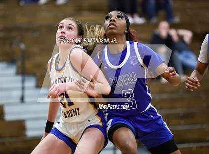 Thumbnail 1 in Clarksville Academy vs. Auburn photogallery.