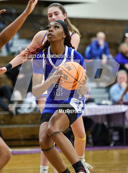 Thumbnail 3 in Clarksville Academy vs. Auburn photogallery.