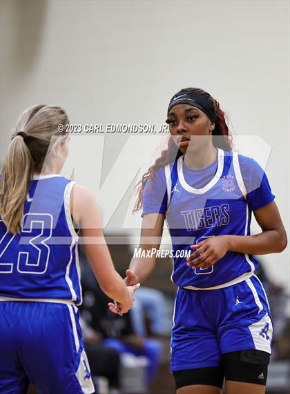Thumbnail 3 in Clarksville Academy vs. Auburn photogallery.