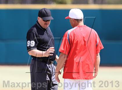 Thumbnail 2 in Harvard-Westlake vs. Mater Dei (National High School Invitational Championship) photogallery.