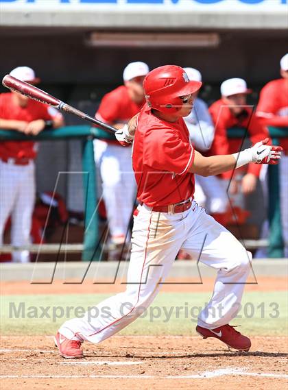 Thumbnail 3 in Harvard-Westlake vs. Mater Dei (National High School Invitational Championship) photogallery.