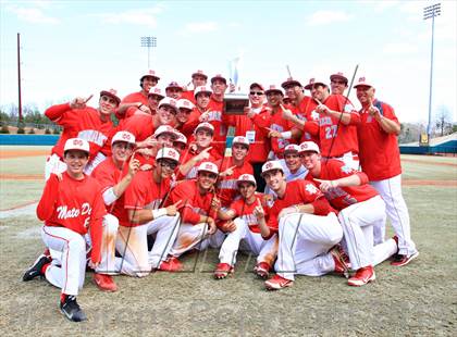 Thumbnail 3 in Harvard-Westlake vs. Mater Dei (National High School Invitational Championship) photogallery.