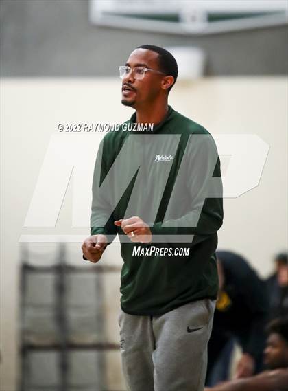 Thumbnail 2 in Edison vs. Hoover (Hoover Holiday Invitational Tournament) photogallery.