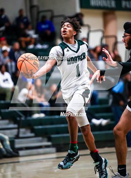 Thumbnail 3 in Edison vs. Hoover (Hoover Holiday Invitational Tournament) photogallery.