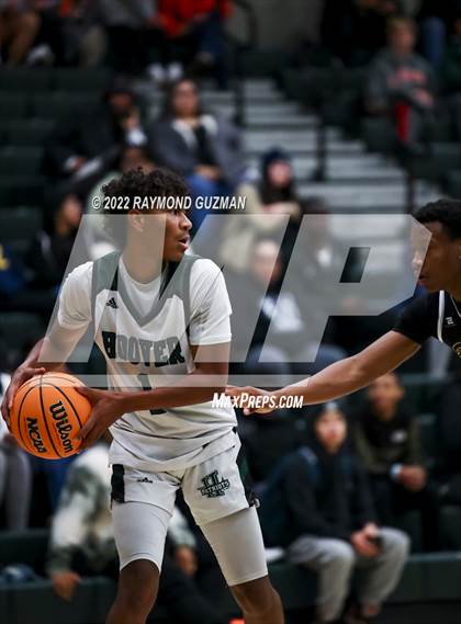 Thumbnail 2 in Edison vs. Hoover (Hoover Holiday Invitational Tournament) photogallery.