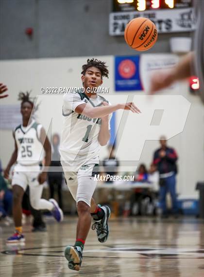Thumbnail 1 in Edison vs. Hoover (Hoover Holiday Invitational Tournament) photogallery.