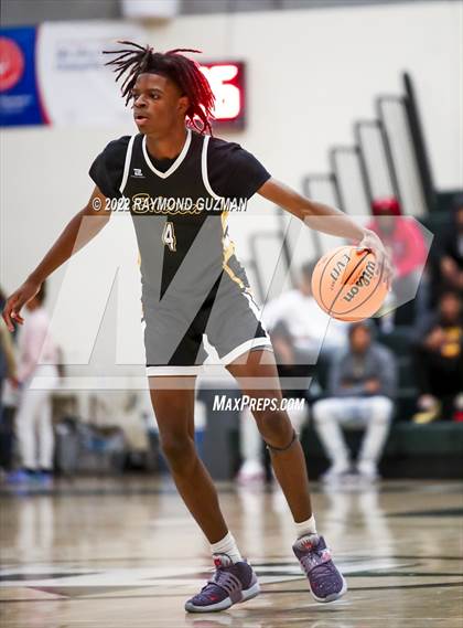 Thumbnail 2 in Edison vs. Hoover (Hoover Holiday Invitational Tournament) photogallery.