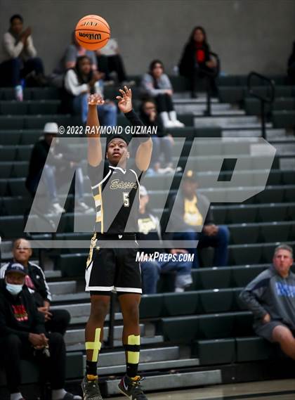 Thumbnail 2 in Edison vs. Hoover (Hoover Holiday Invitational Tournament) photogallery.
