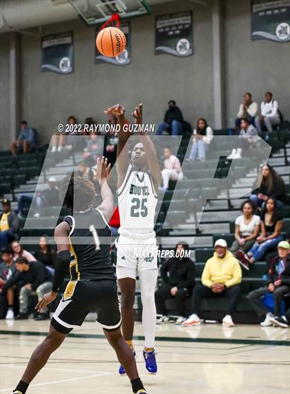 Thumbnail 3 in Edison vs. Hoover (Hoover Holiday Invitational Tournament) photogallery.
