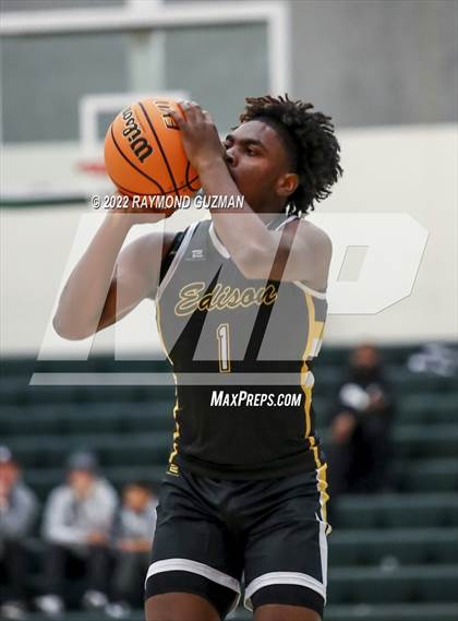 Thumbnail 1 in Edison vs. Hoover (Hoover Holiday Invitational Tournament) photogallery.