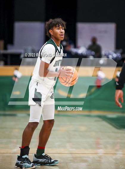Thumbnail 3 in Edison vs. Hoover (Hoover Holiday Invitational Tournament) photogallery.