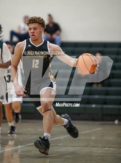 Thumbnail 1 in Edison vs. Hoover (Hoover Holiday Invitational Tournament) photogallery.
