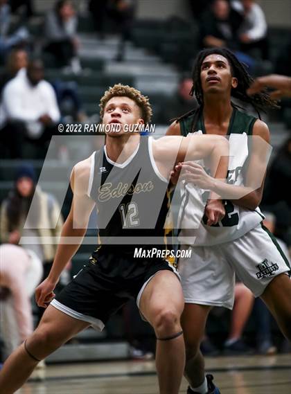 Thumbnail 3 in Edison vs. Hoover (Hoover Holiday Invitational Tournament) photogallery.