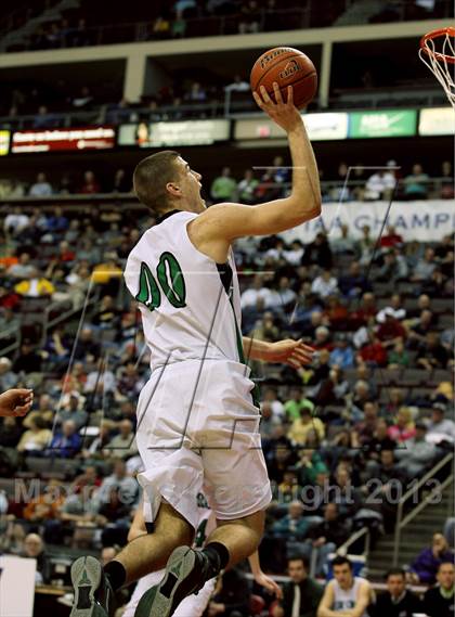 Thumbnail 2 in Holy Cross vs. Beaver Falls (PIAA Class AA Final) photogallery.