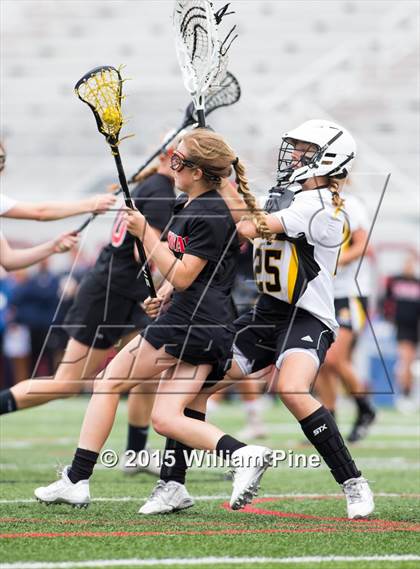 Thumbnail 2 in Mount Sinai vs. Honeoye Falls-Lima (NYSPHSAA Class C Final) photogallery.
