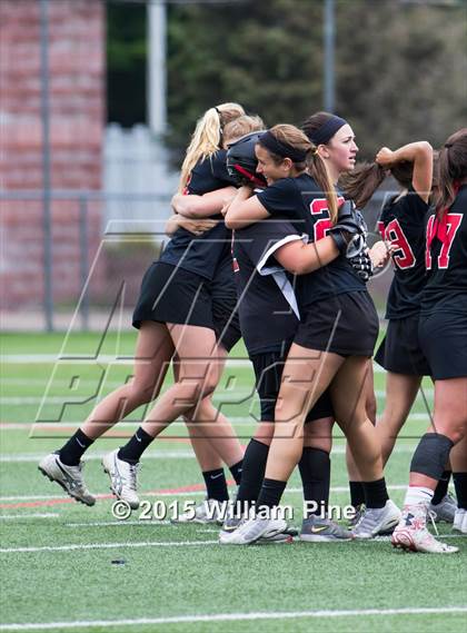 Thumbnail 3 in Mount Sinai vs. Honeoye Falls-Lima (NYSPHSAA Class C Final) photogallery.