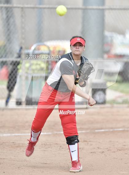 Thumbnail 3 in Mountain View vs. Mater Dei (Michelle Carew Classic) photogallery.