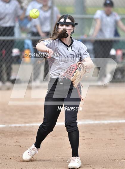 Thumbnail 1 in Mountain View vs. Mater Dei (Michelle Carew Classic) photogallery.