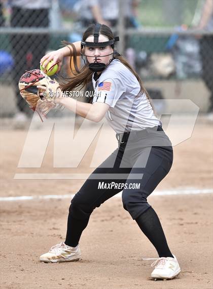 Thumbnail 2 in Mountain View vs. Mater Dei (Michelle Carew Classic) photogallery.