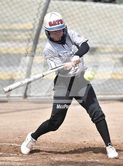 Thumbnail 2 in Mountain View vs. Mater Dei (Michelle Carew Classic) photogallery.