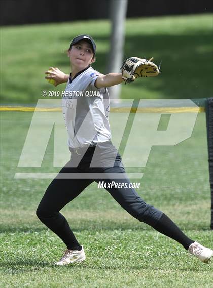 Thumbnail 3 in Mountain View vs. Mater Dei (Michelle Carew Classic) photogallery.