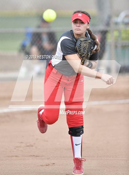 Thumbnail 2 in Mountain View vs. Mater Dei (Michelle Carew Classic) photogallery.