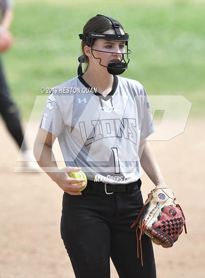 Thumbnail 2 in Mountain View vs. Mater Dei (Michelle Carew Classic) photogallery.
