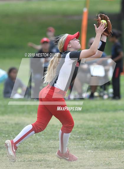 Thumbnail 2 in Mountain View vs. Mater Dei (Michelle Carew Classic) photogallery.