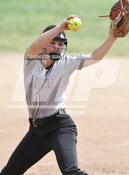 Thumbnail 2 in Mountain View vs. Mater Dei (Michelle Carew Classic) photogallery.