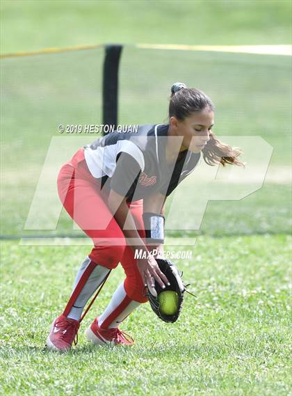 Thumbnail 3 in Mountain View vs. Mater Dei (Michelle Carew Classic) photogallery.