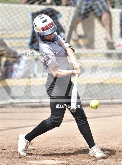 Thumbnail 2 in Mountain View vs. Mater Dei (Michelle Carew Classic) photogallery.