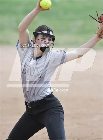 Thumbnail 2 in Mountain View vs. Mater Dei (Michelle Carew Classic) photogallery.