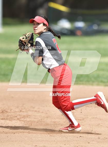 Thumbnail 2 in Mountain View vs. Mater Dei (Michelle Carew Classic) photogallery.