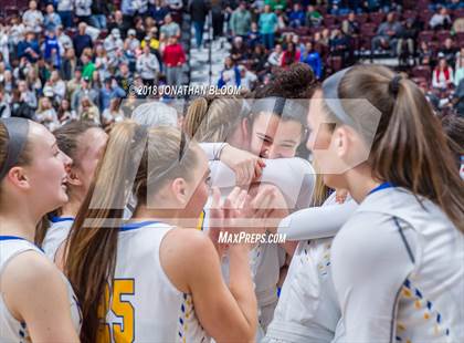 Thumbnail 2 in Hall vs. Mercy (CIAC Class LL Final) photogallery.