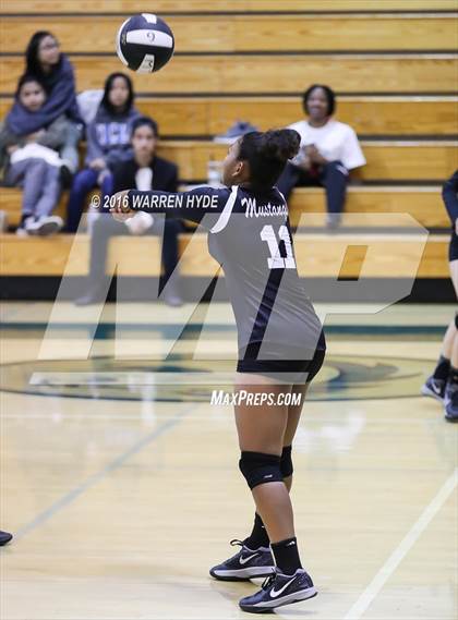 Thumbnail 3 in Davis @ Monterey Trail photogallery.
