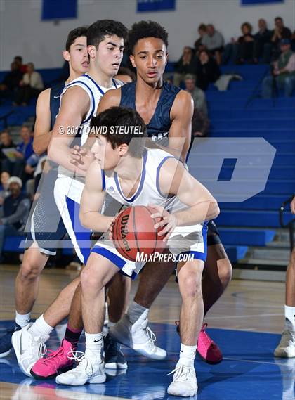 Thumbnail 2 in Clovis East vs. Davis (Les Curry Invitational) photogallery.